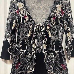 White House Black Market Georgeous 3/4 Sleeve Fashionable print top